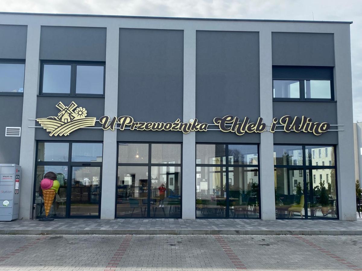 1 Tyskie Apartamenty Z Ogrodkiem Tychy Exterior foto